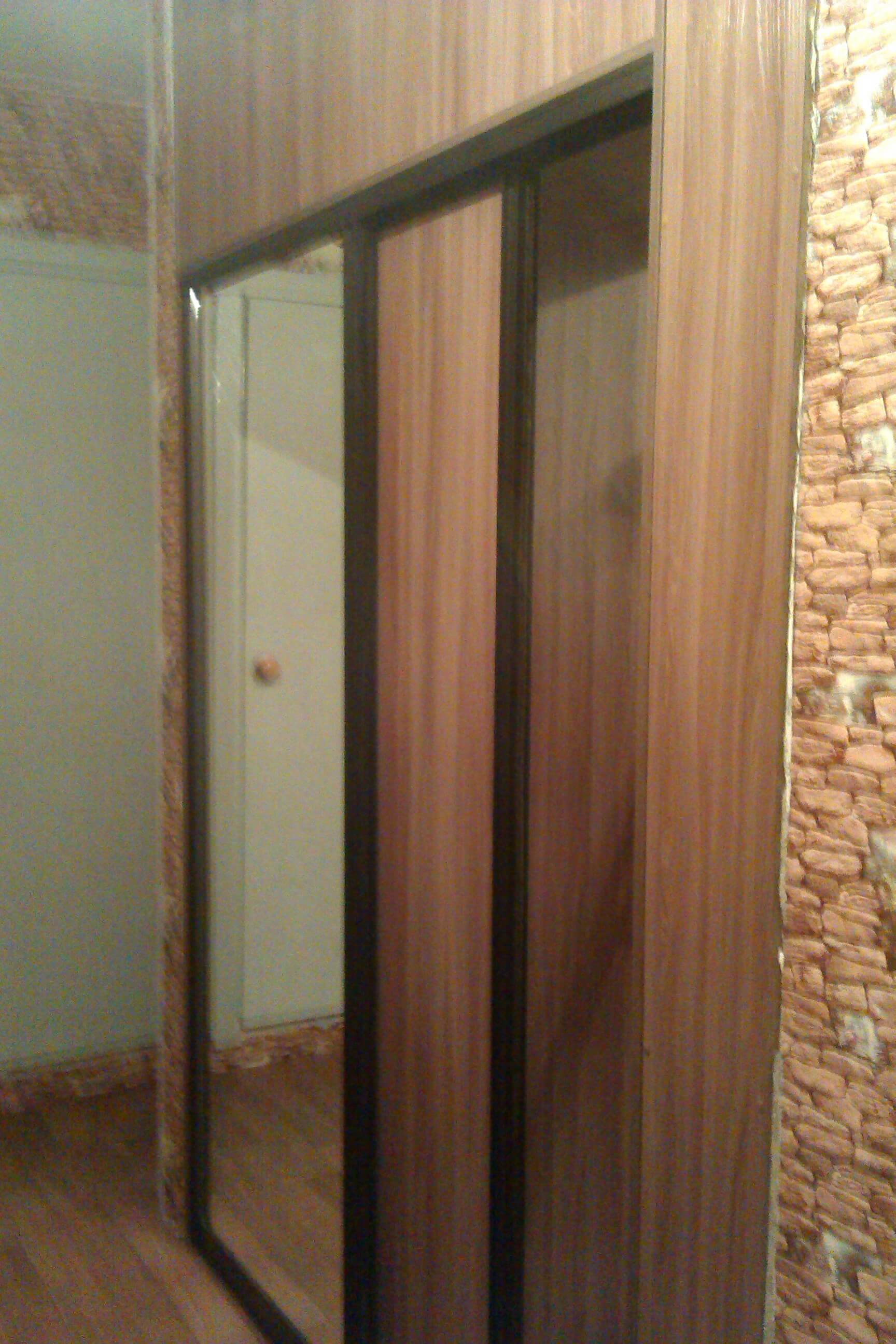 Стенка со шкафом и дверью