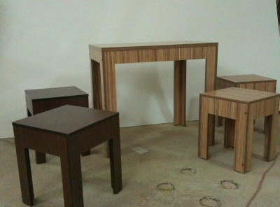 Столик с табуретами