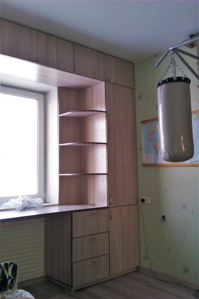 Рабочая зона у окна